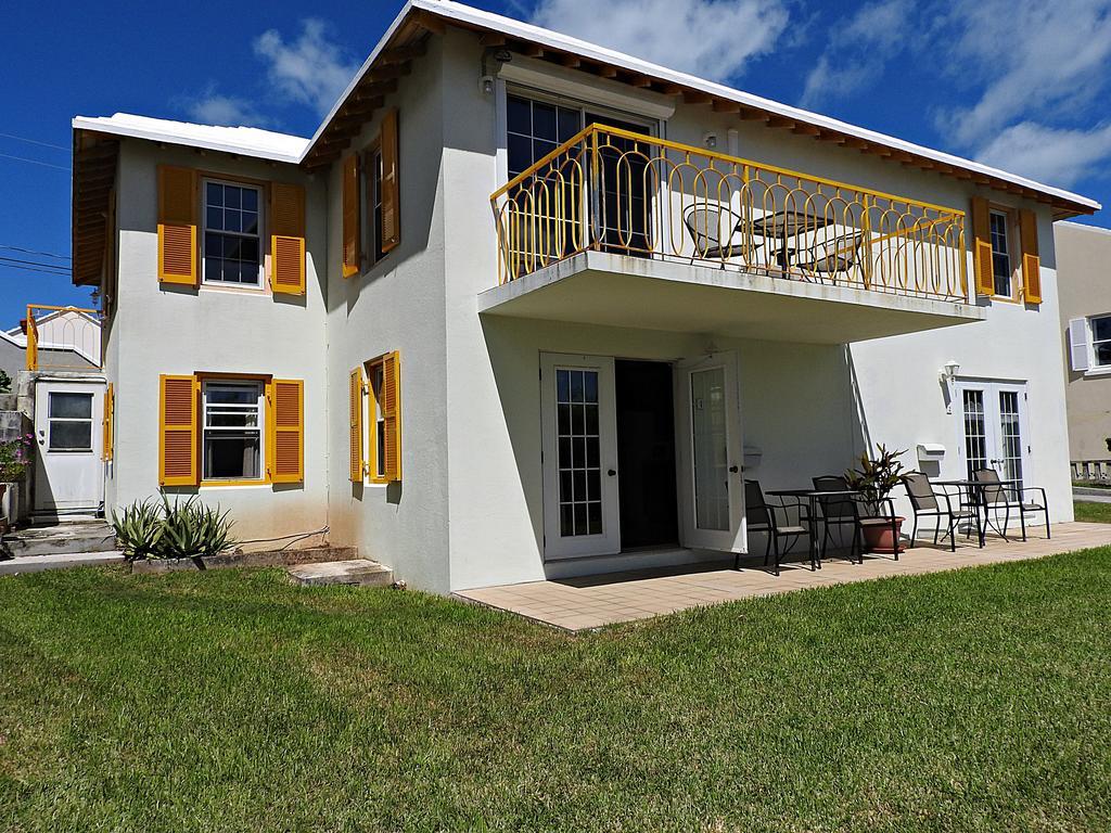 Windsong Guest Apartments Pembroke Exterior photo